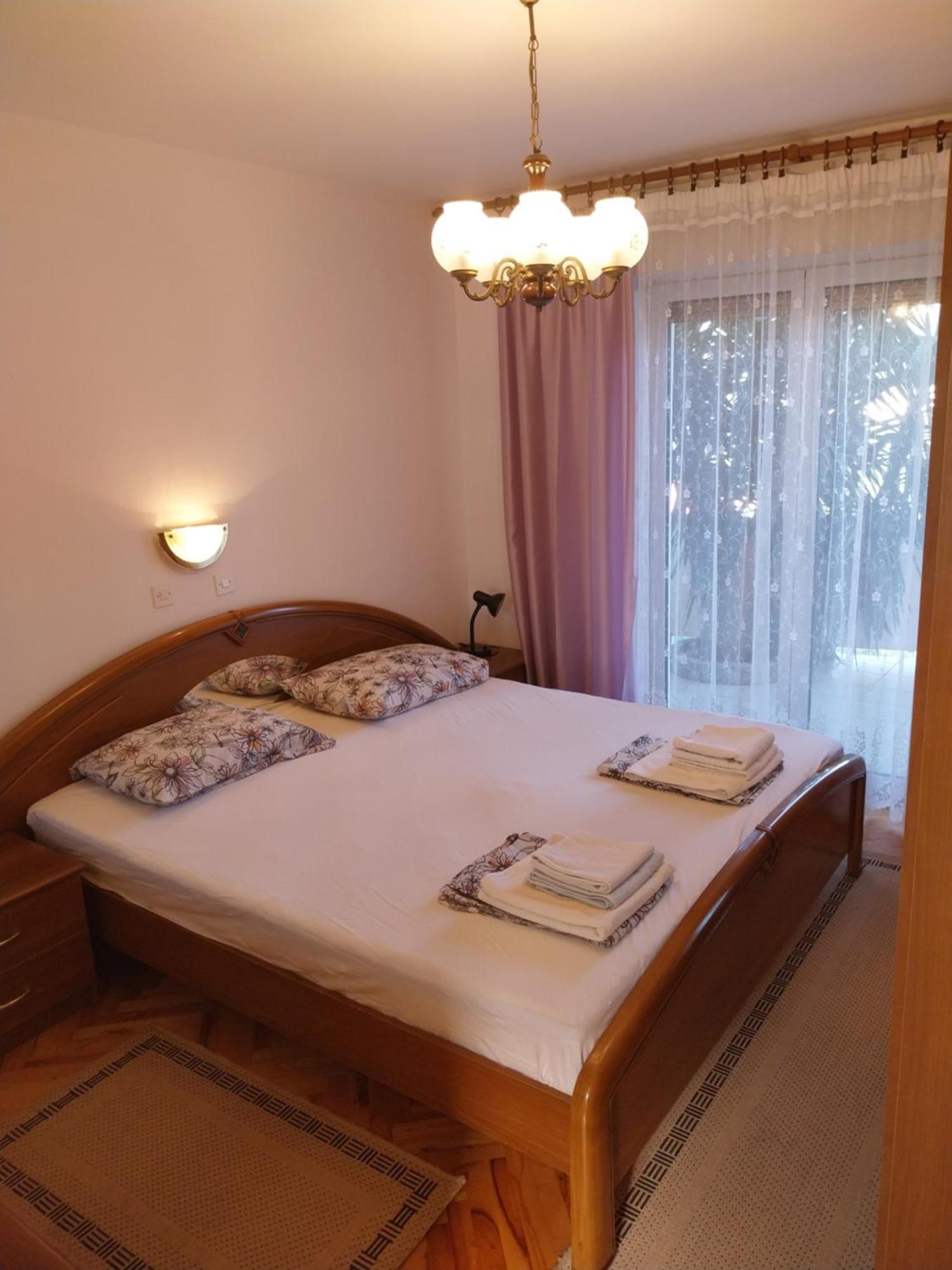 Ljubica Apartments And Rooms Supetarska Draga Exterior foto