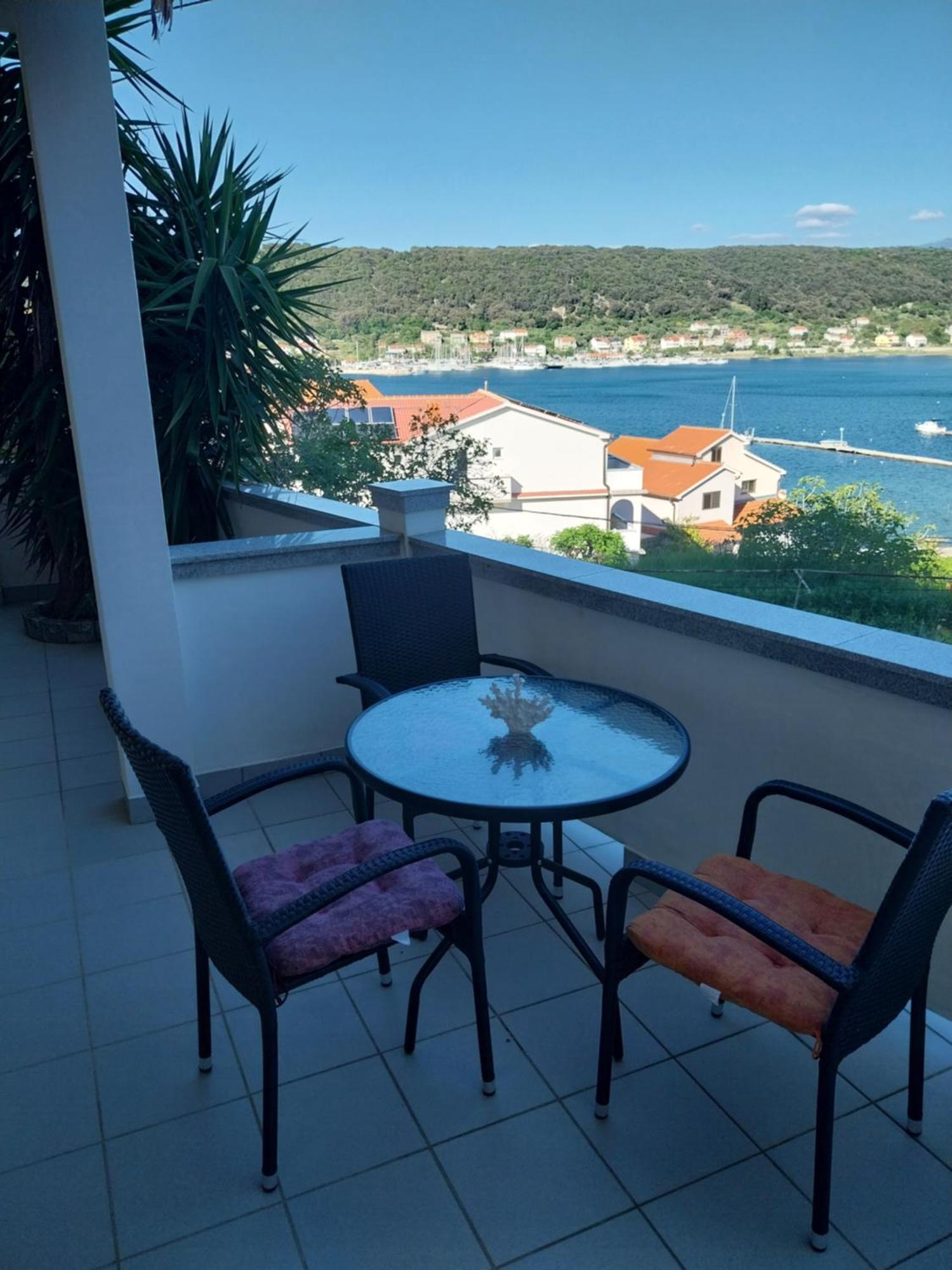 Ljubica Apartments And Rooms Supetarska Draga Exterior foto