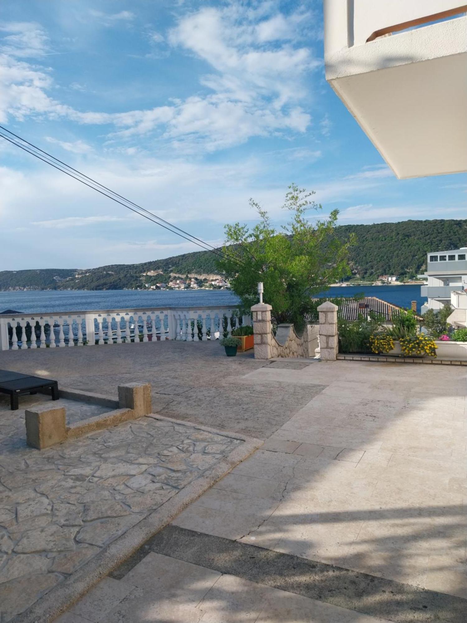 Ljubica Apartments And Rooms Supetarska Draga Exterior foto