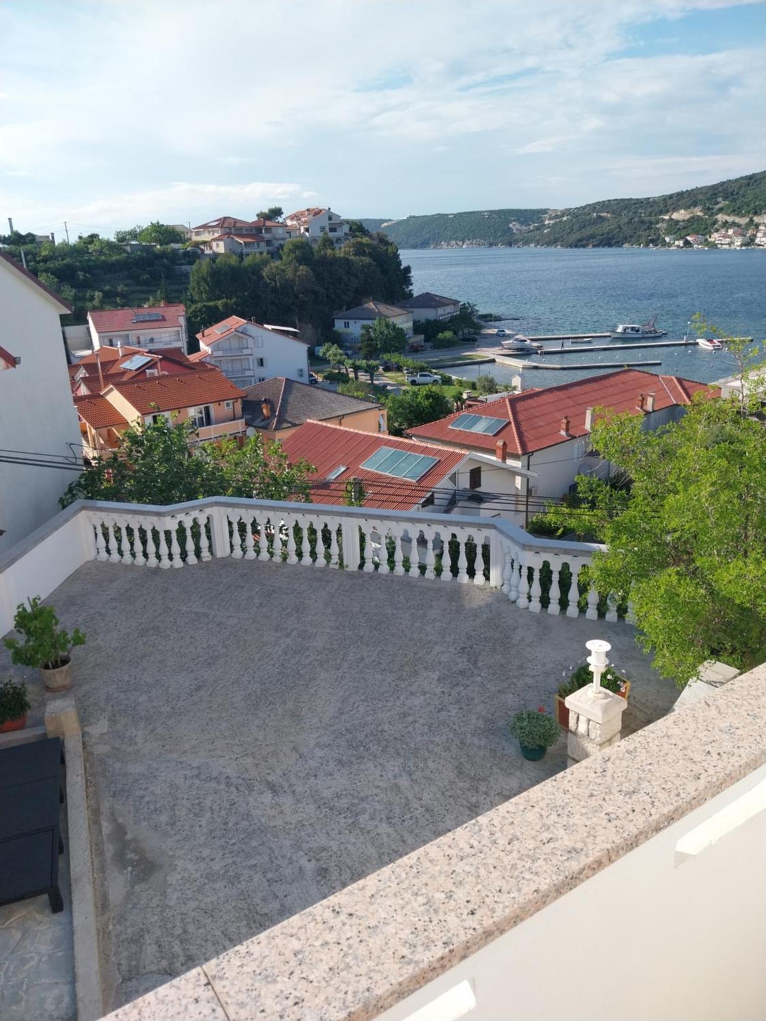 Ljubica Apartments And Rooms Supetarska Draga Exterior foto